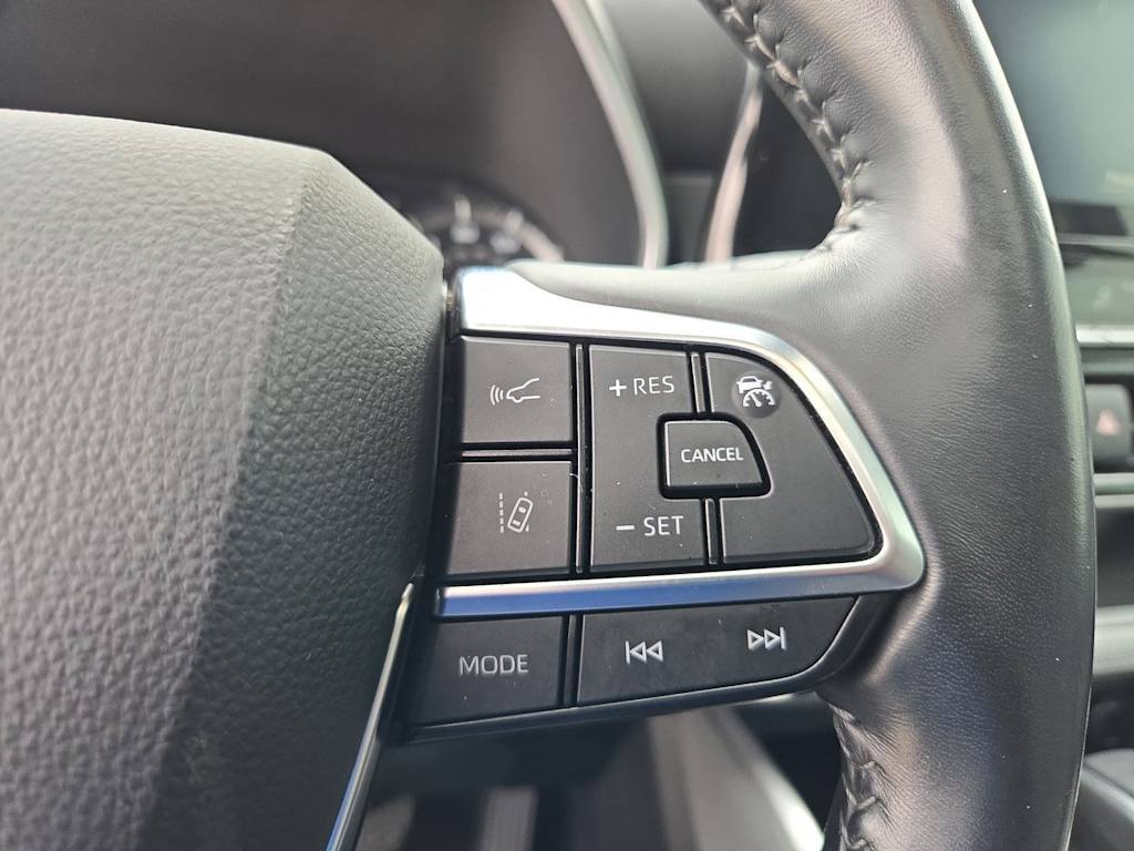 Thumbnail: 2021 Toyota Highlander - 30