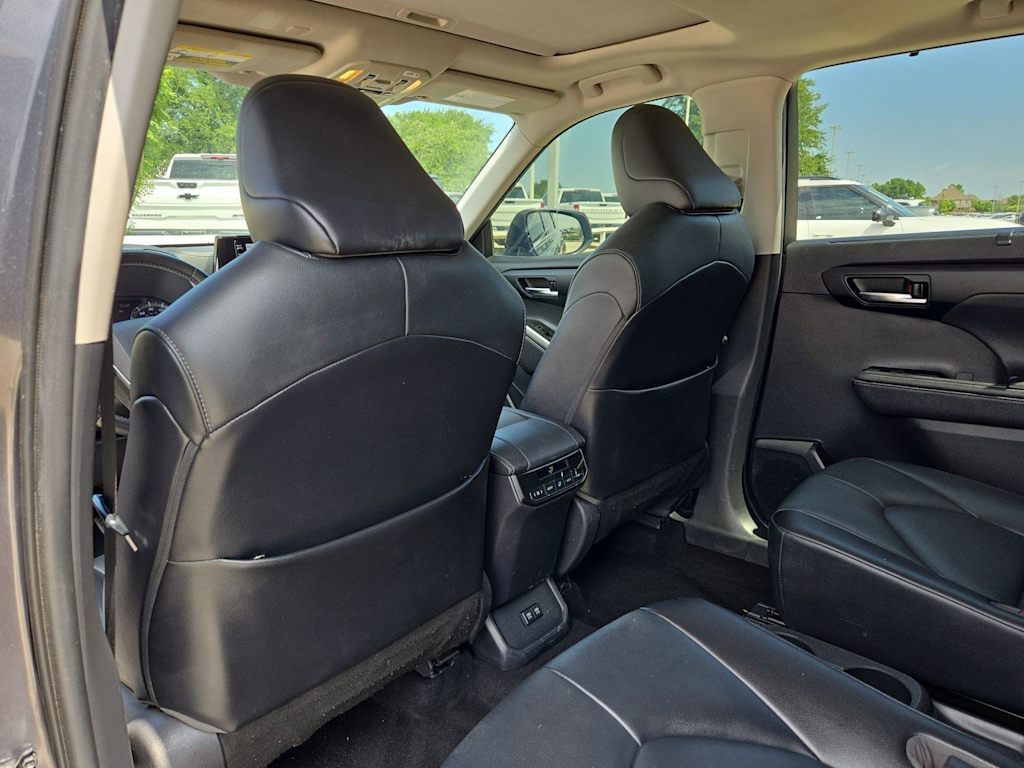 Thumbnail: 2020 Toyota Highlander - 12