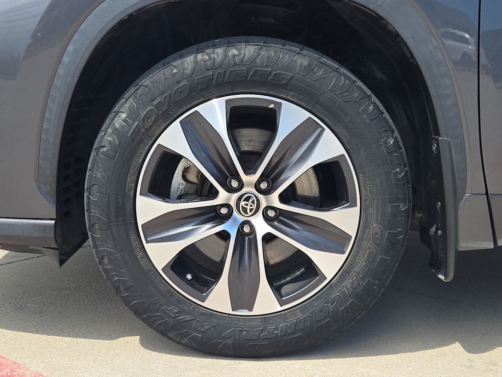 Thumbnail: 2020 Toyota Highlander - 8