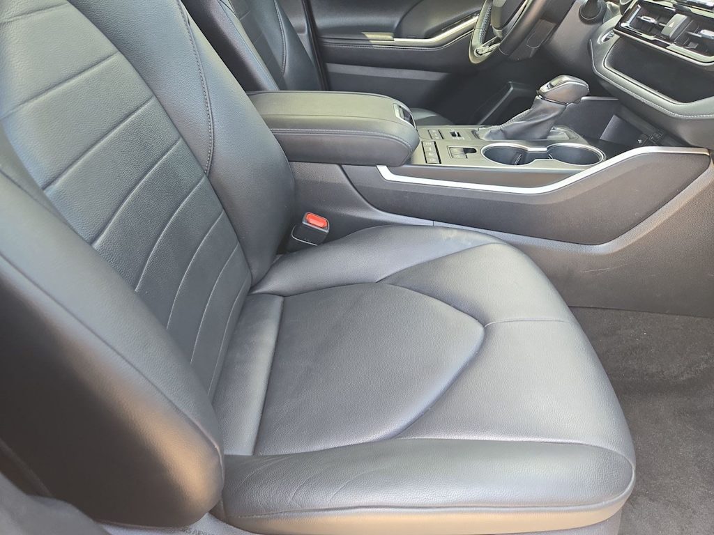 Thumbnail: 2020 Toyota Highlander - 11