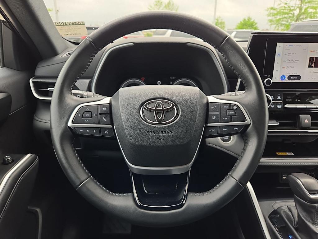 Thumbnail: 2025 Toyota Highlander - 13