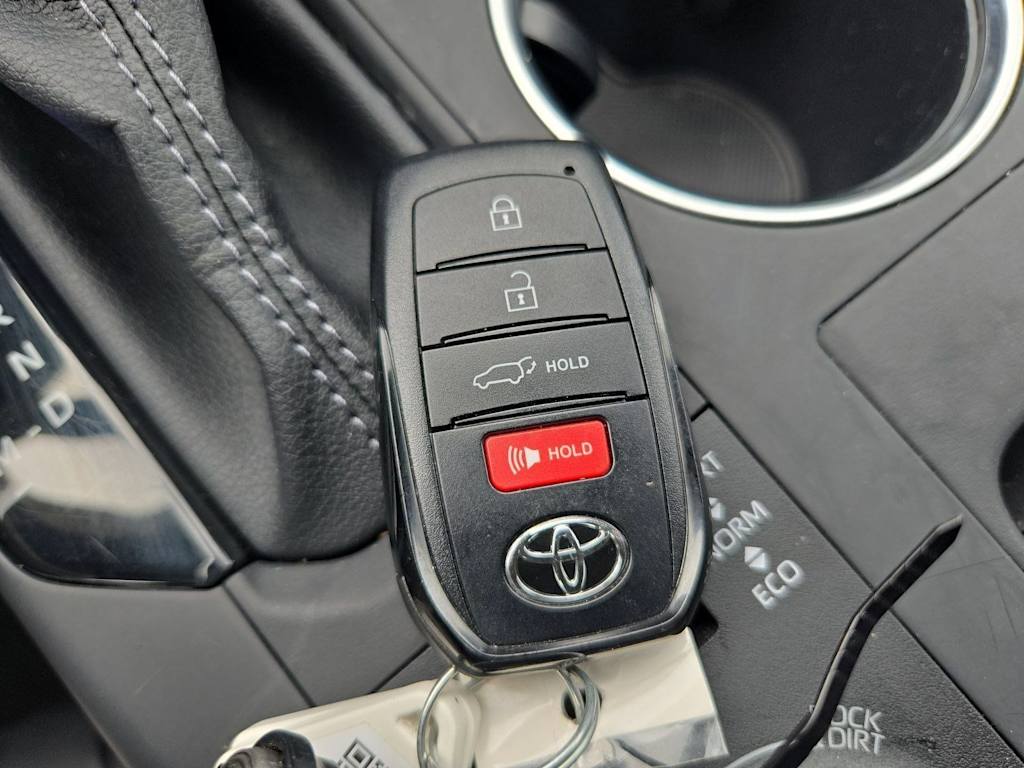 Thumbnail: 2025 Toyota Highlander - 35