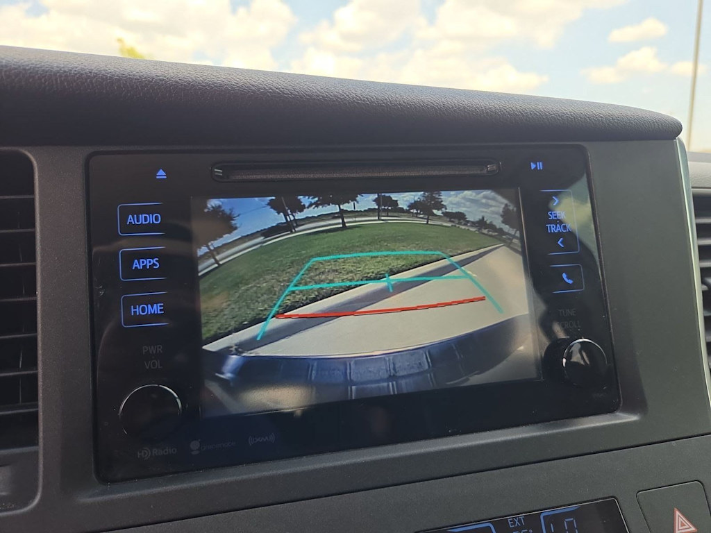 Thumbnail: 2017 Toyota Sienna - 30