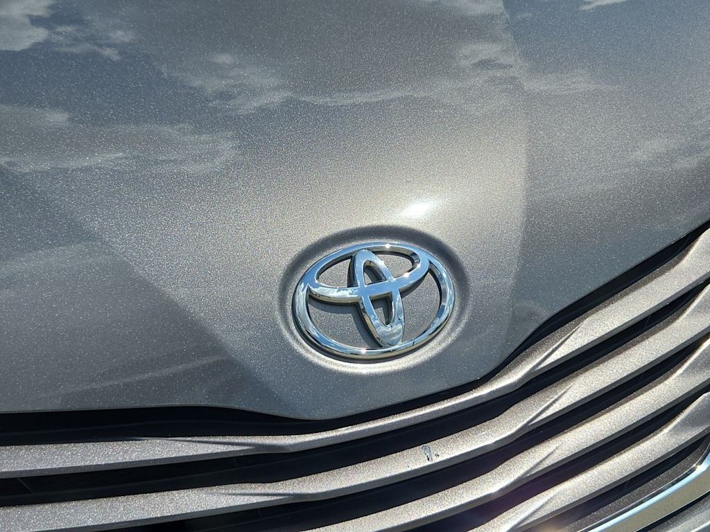 Thumbnail: 2017 Toyota Sienna - 7