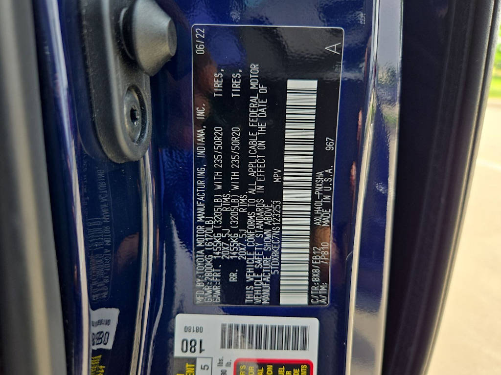 Thumbnail: 2022 Toyota Sienna - 17