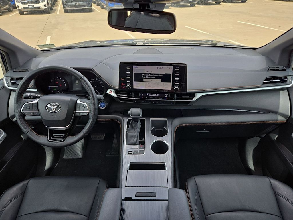 Thumbnail: 2022 Toyota Sienna - 9