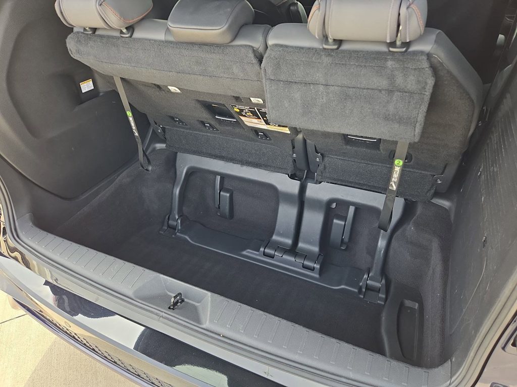 Thumbnail: 2022 Toyota Sienna - 35