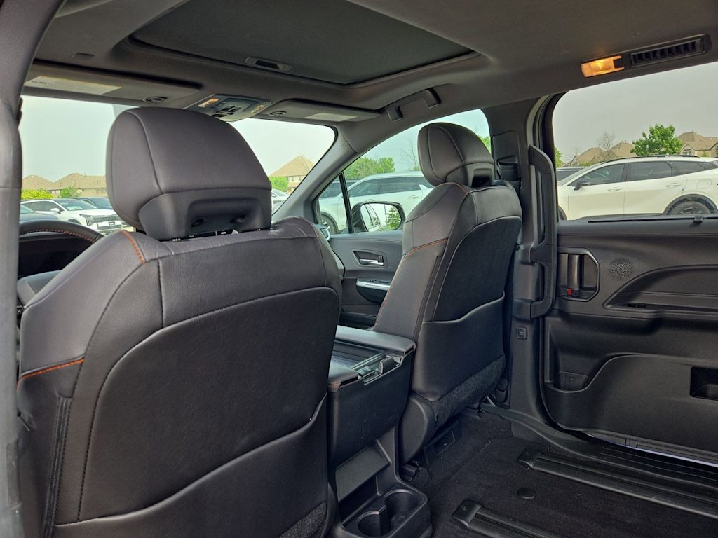Thumbnail: 2022 Toyota Sienna - 12