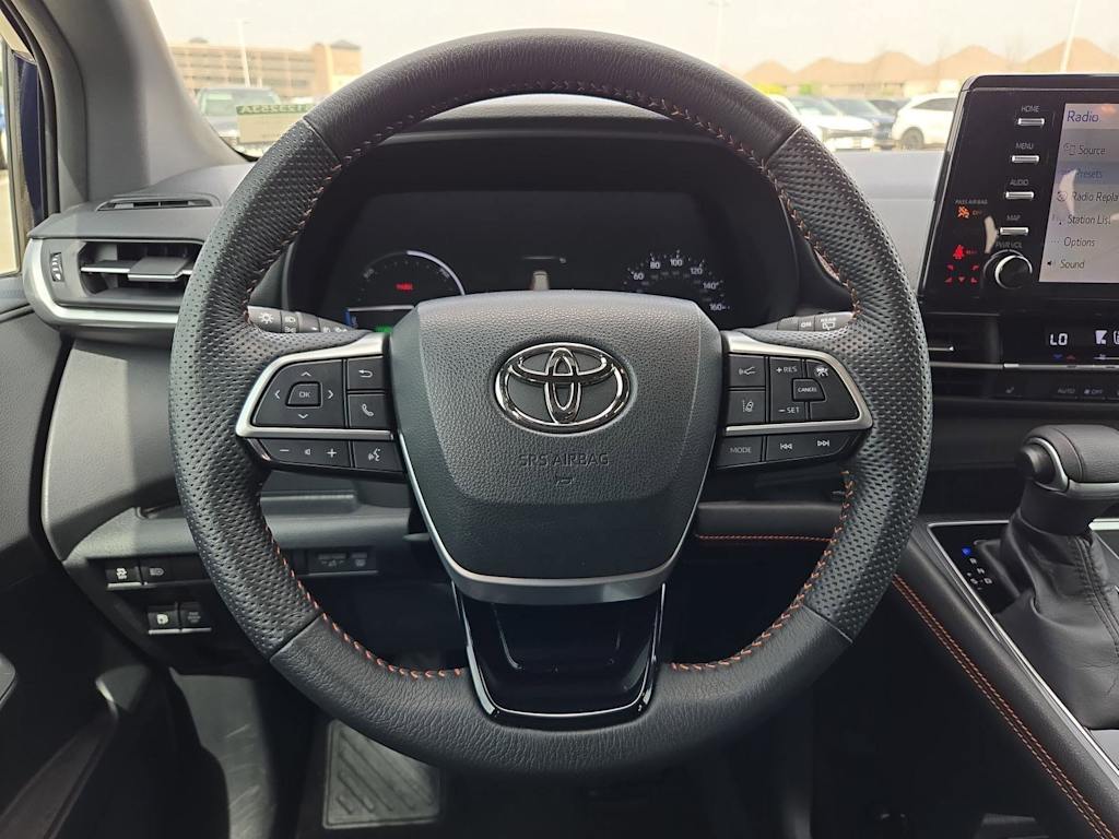 Thumbnail: 2022 Toyota Sienna - 13
