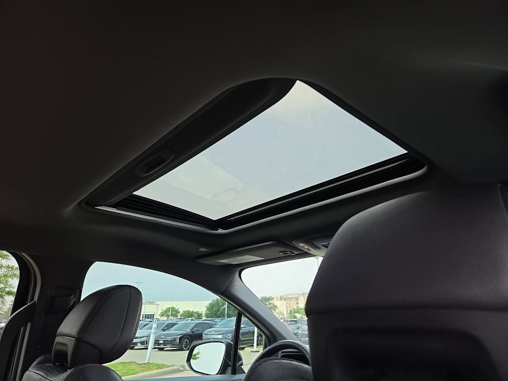 Thumbnail: 2022 Toyota Sienna - 26