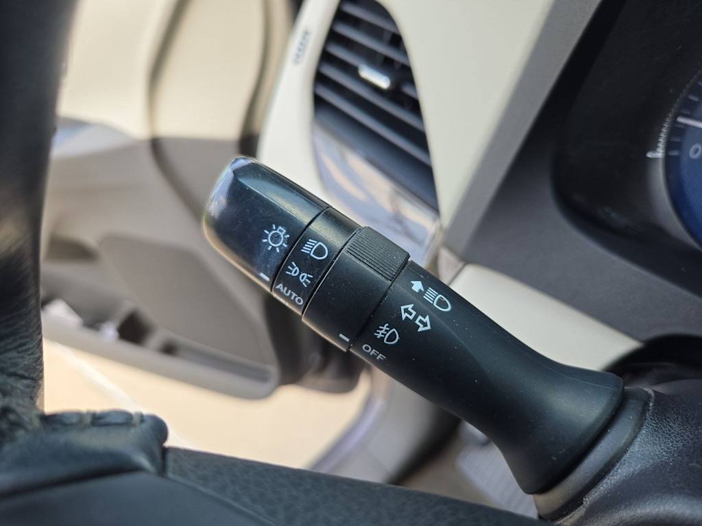 Thumbnail: 2015 Toyota Sienna - 31