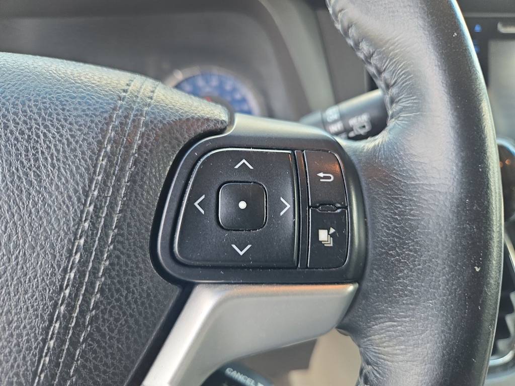 Thumbnail: 2015 Toyota Sienna - 30