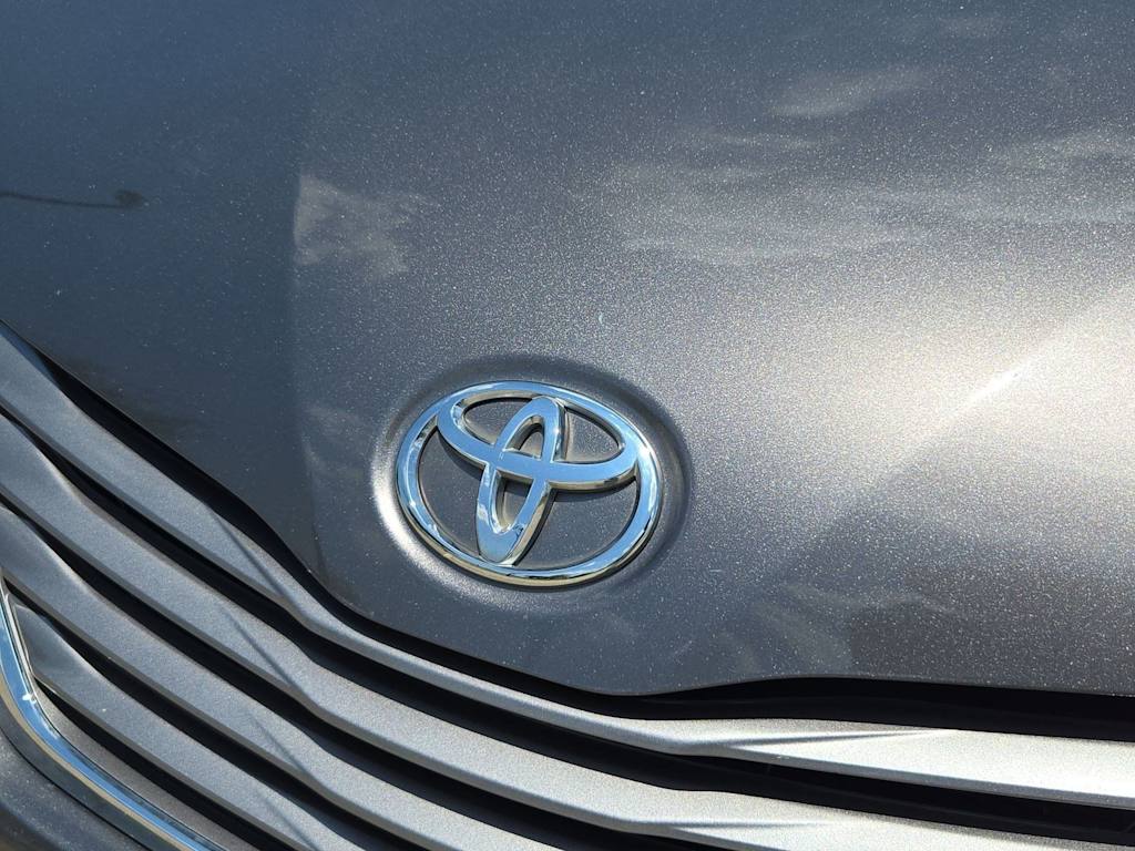 Thumbnail: 2015 Toyota Sienna - 7