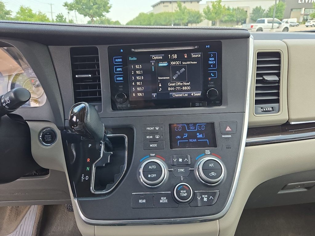 Thumbnail: 2015 Toyota Sienna - 14