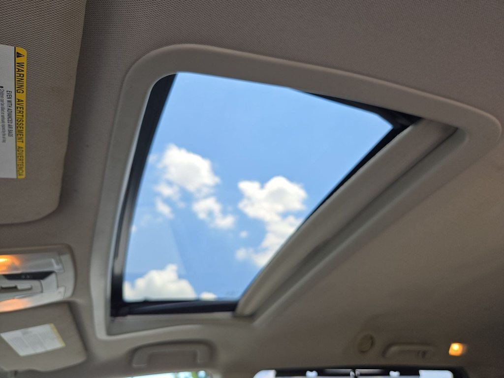Thumbnail: 2015 Toyota Sienna - 25