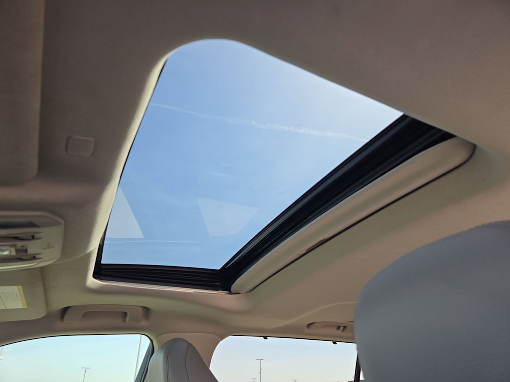 Thumbnail: 2021 Toyota Highlander - 25