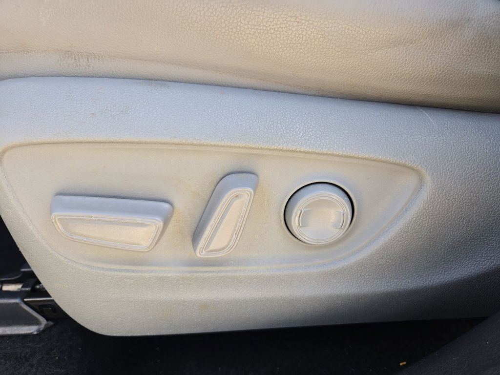 Thumbnail: 2021 Toyota Highlander - 24