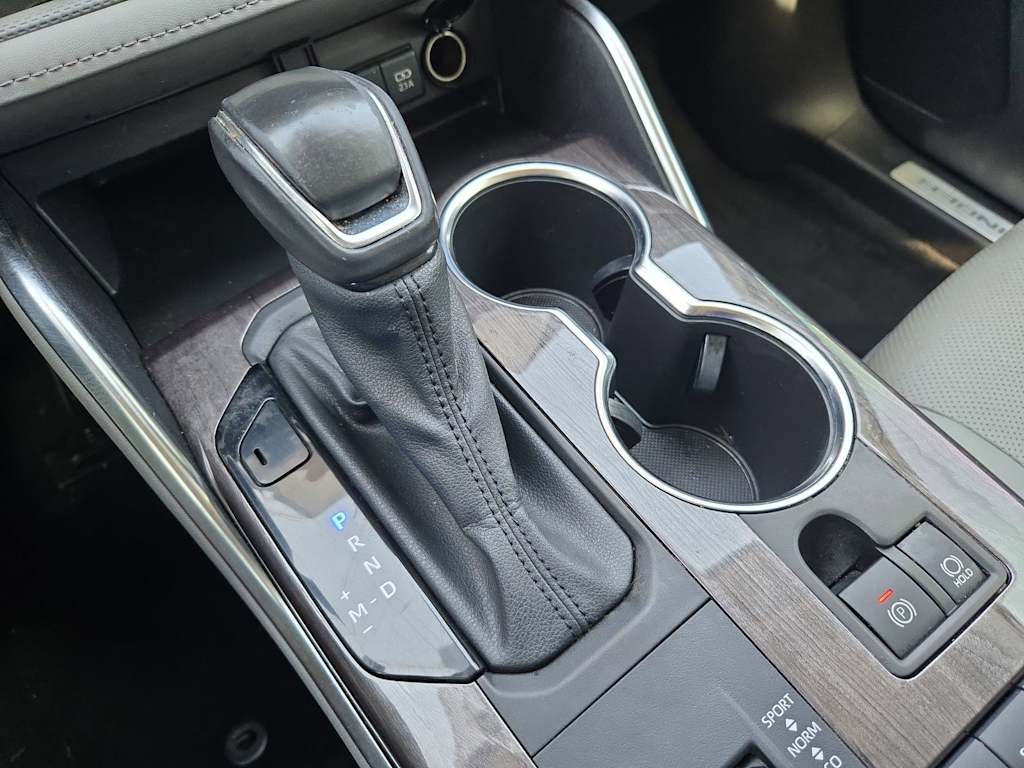 Thumbnail: 2021 Toyota Highlander - 15