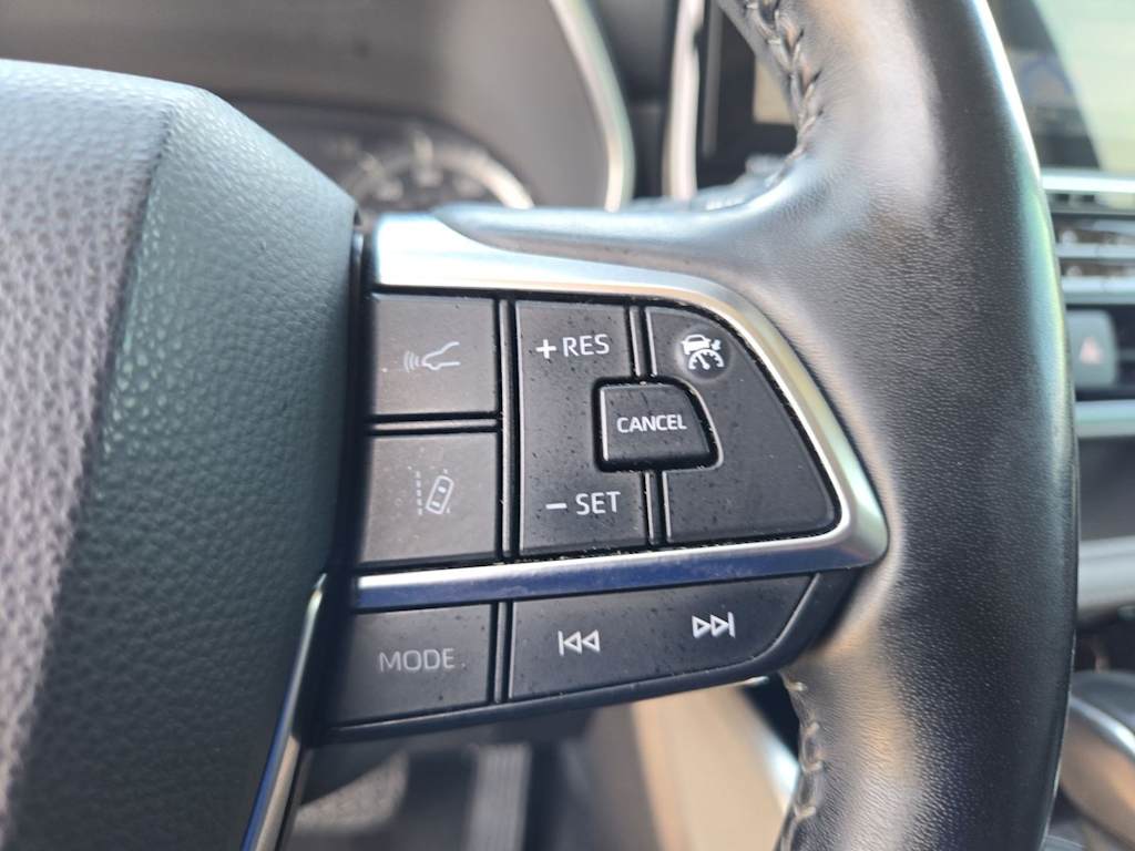 Thumbnail: 2021 Toyota Highlander - 30