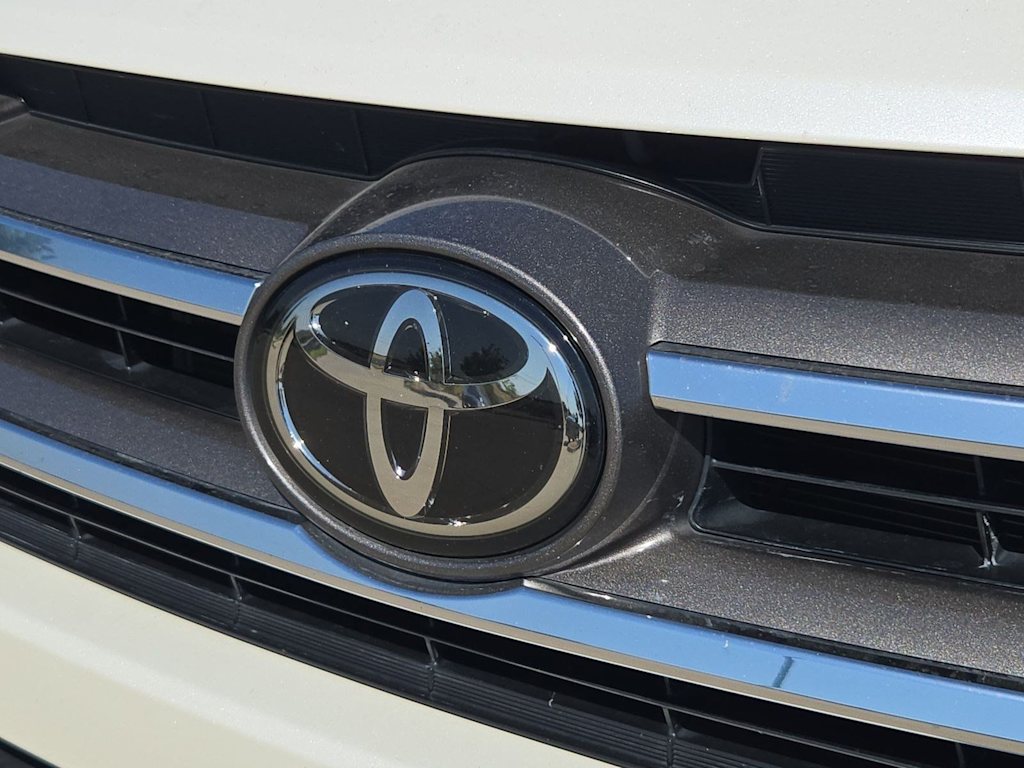 Thumbnail: 2018 Toyota Highlander - 21