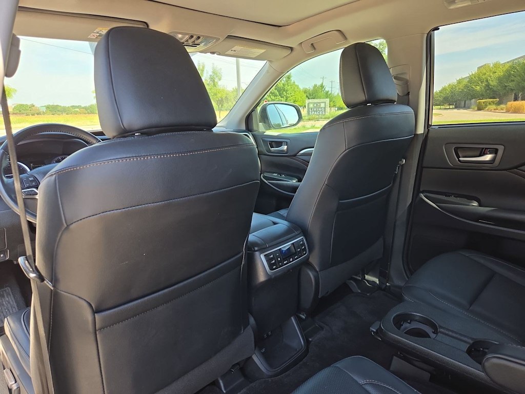 Thumbnail: 2018 Toyota Highlander - 12