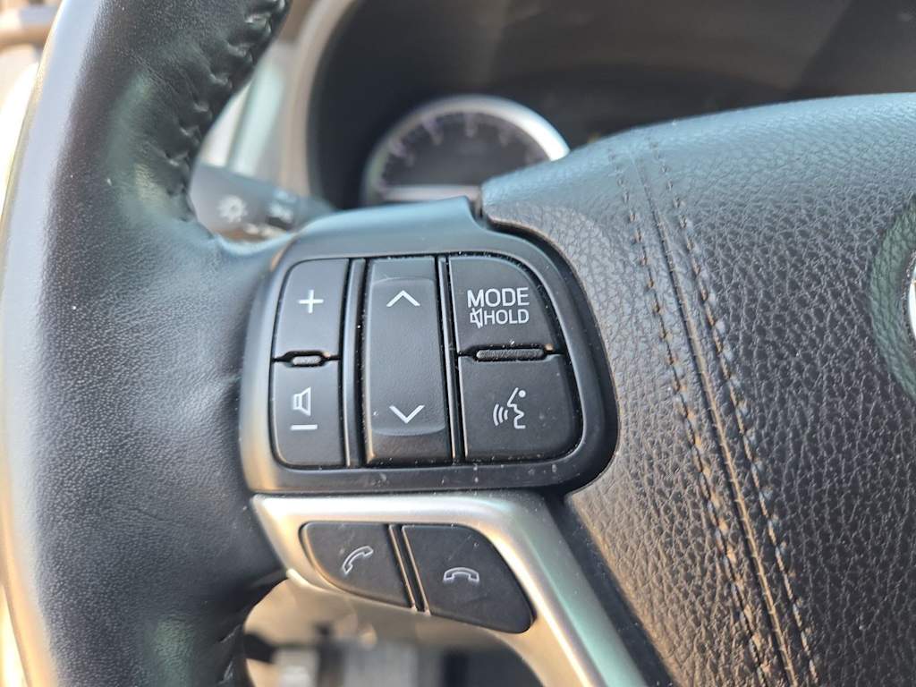 Thumbnail: 2018 Toyota Highlander - 28