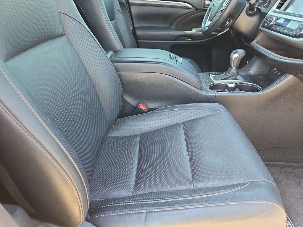 Thumbnail: 2018 Toyota Highlander - 27