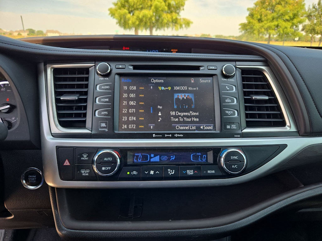 Thumbnail: 2018 Toyota Highlander - 14