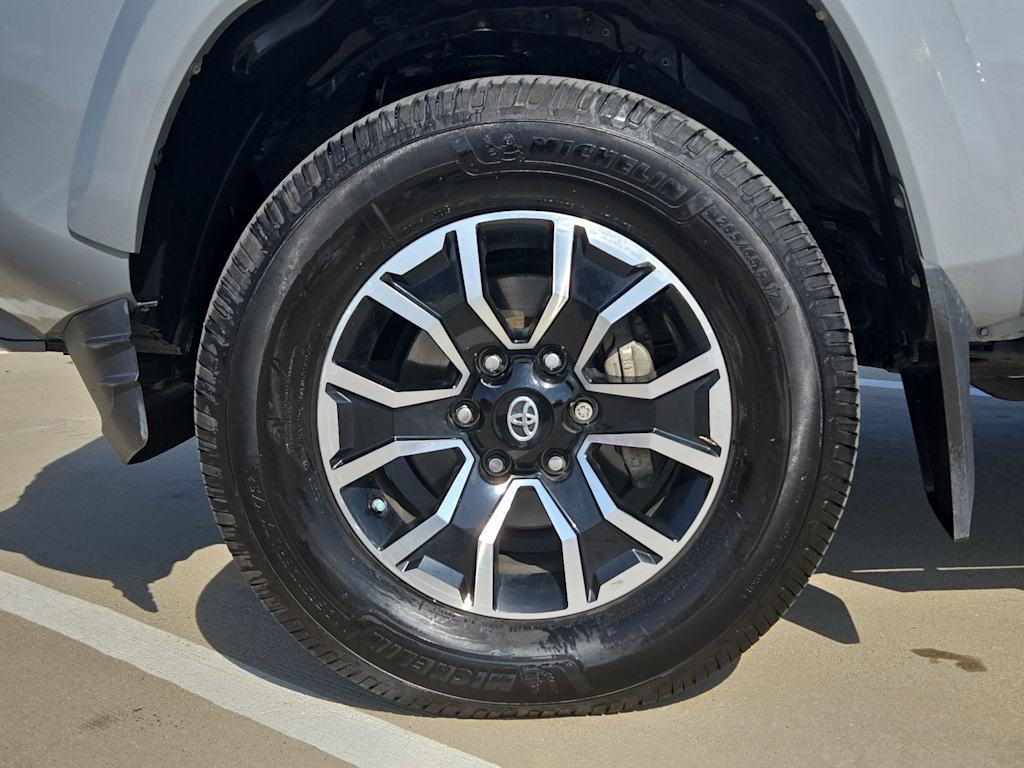 Thumbnail: 2020 Toyota Tacoma - 8