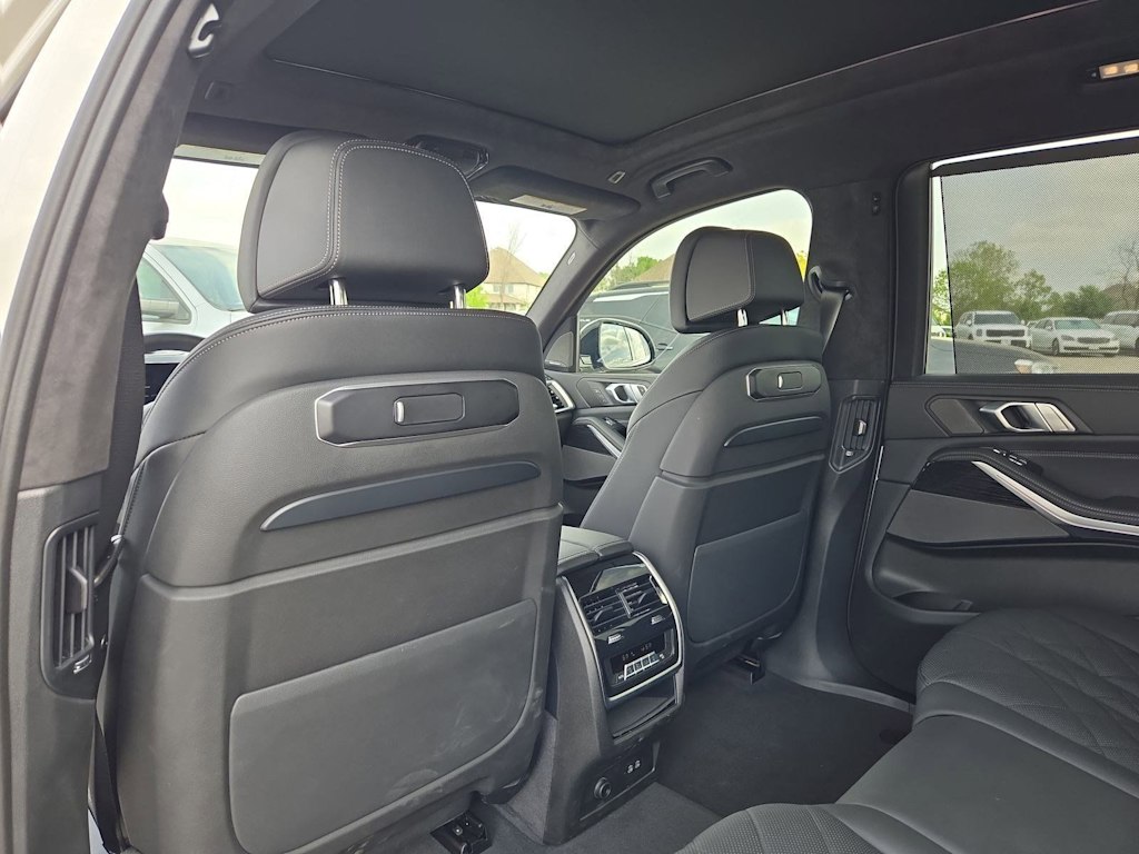 Thumbnail: 2024 BMW X7 - 12