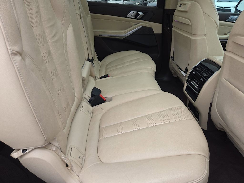 Thumbnail: 2019 BMW X7 - 28