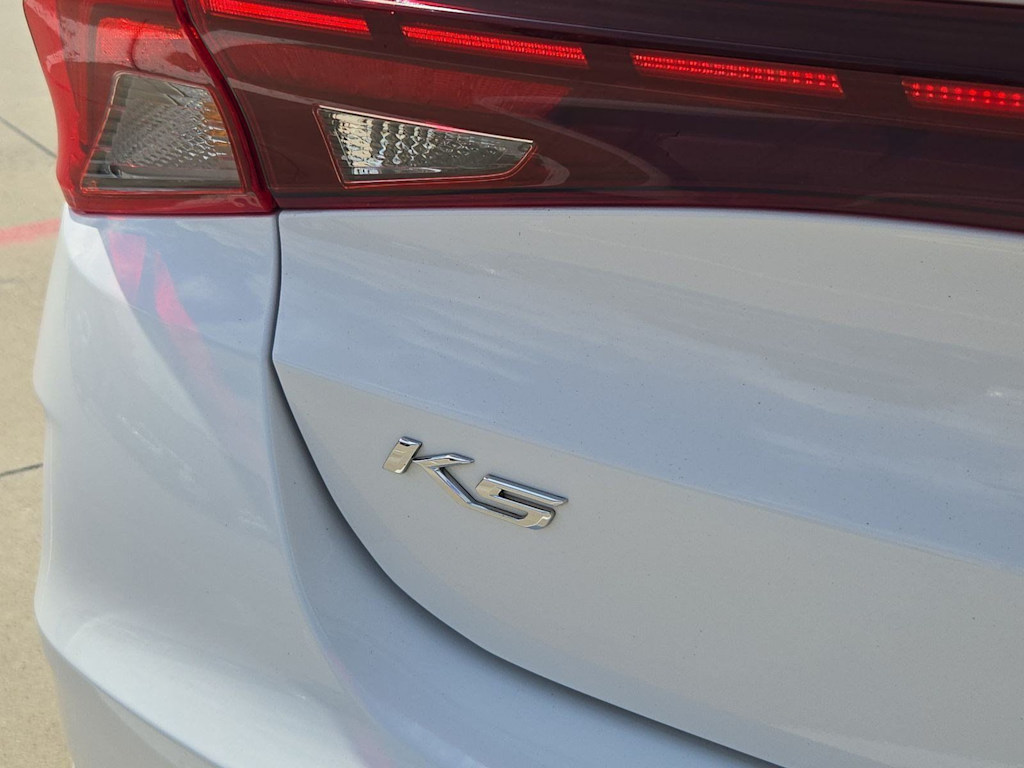 Thumbnail: 2021 Kia K5 - 21
