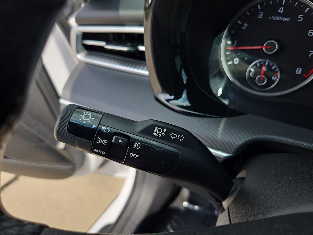 Thumbnail: 2021 Kia K5 - 28