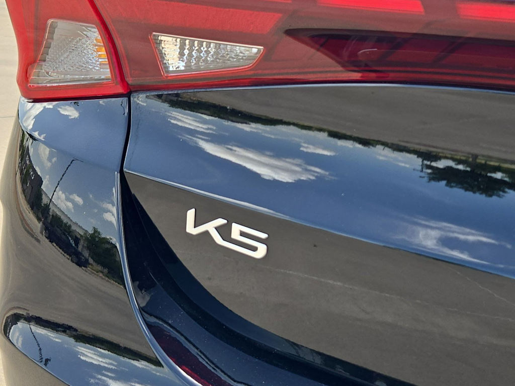 Thumbnail: 2023 Kia K5 - 21