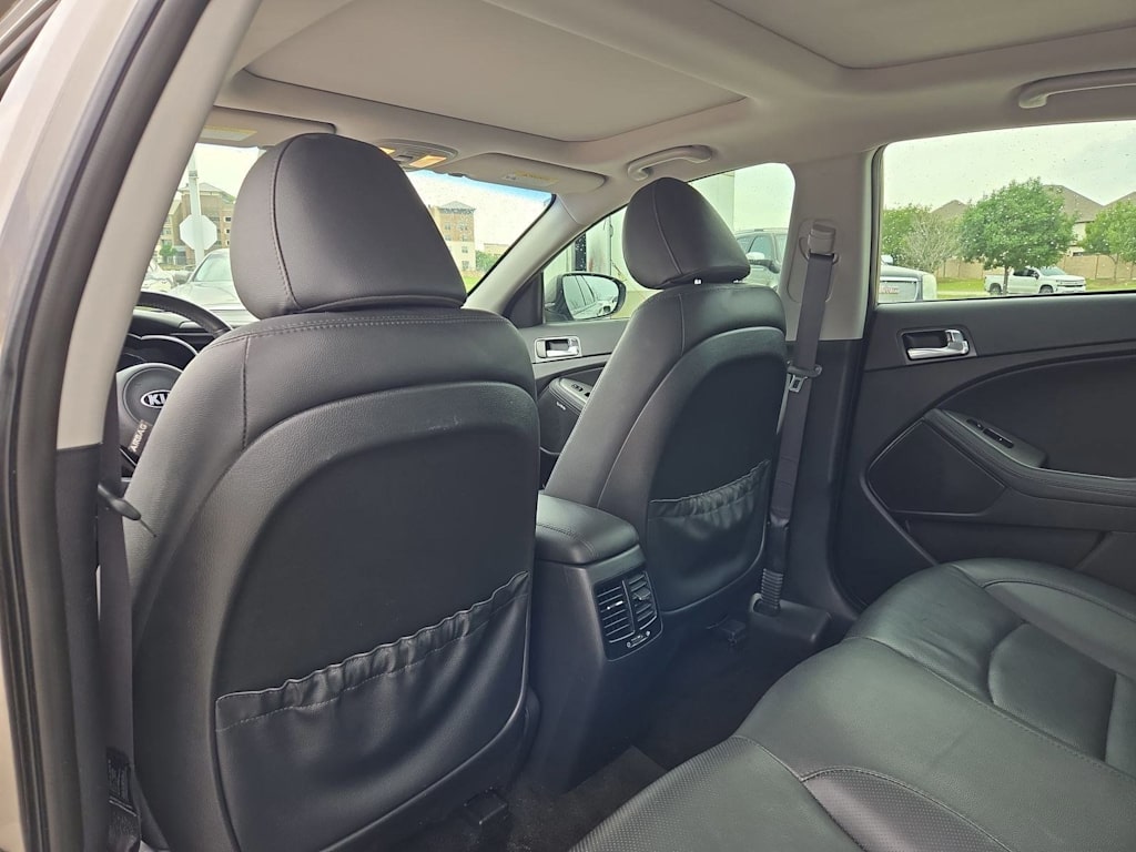 Thumbnail: 2015 Kia Optima - 12