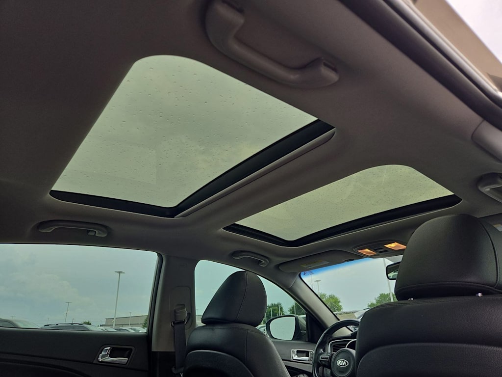 Thumbnail: 2015 Kia Optima - 26