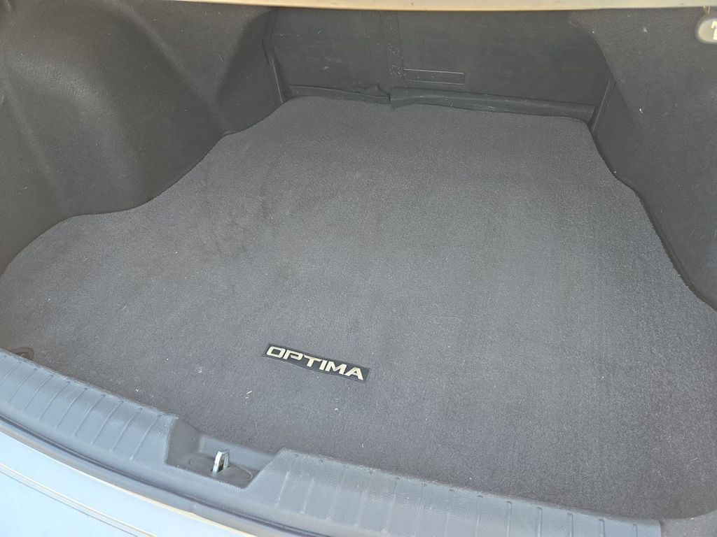 Thumbnail: 2012 Kia Optima - 35