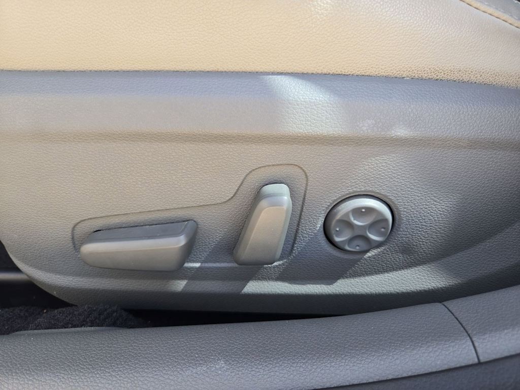 Thumbnail: 2016 Kia Optima - 23