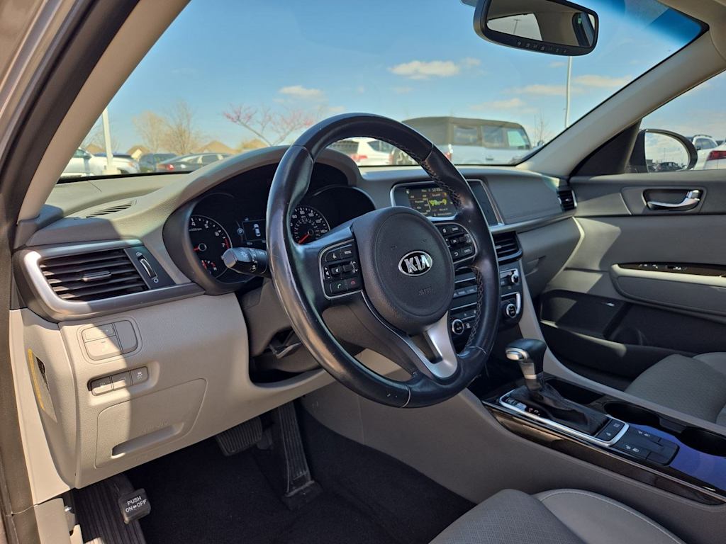 Thumbnail: 2016 Kia Optima - 2