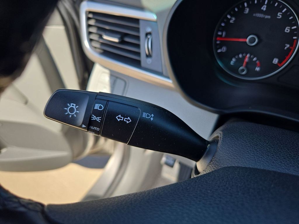 Thumbnail: 2016 Kia Optima - 16