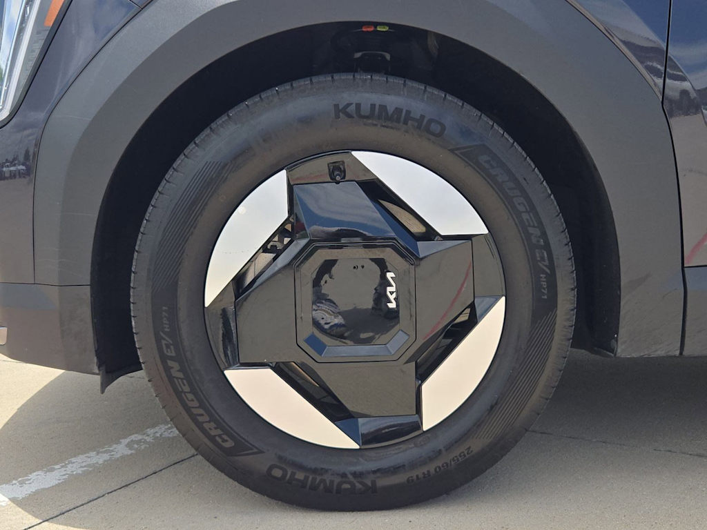 Thumbnail: 2026 Kia EV9 - 8