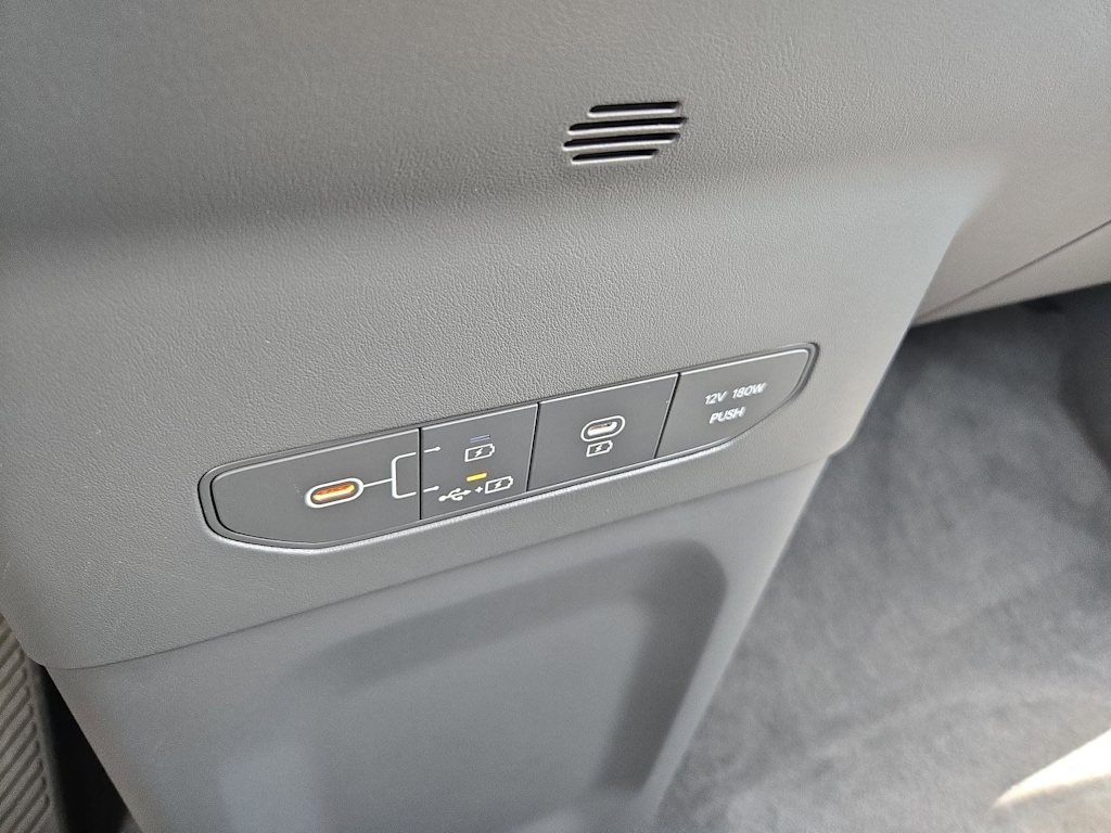 Thumbnail: 2026 Kia EV9 - 31