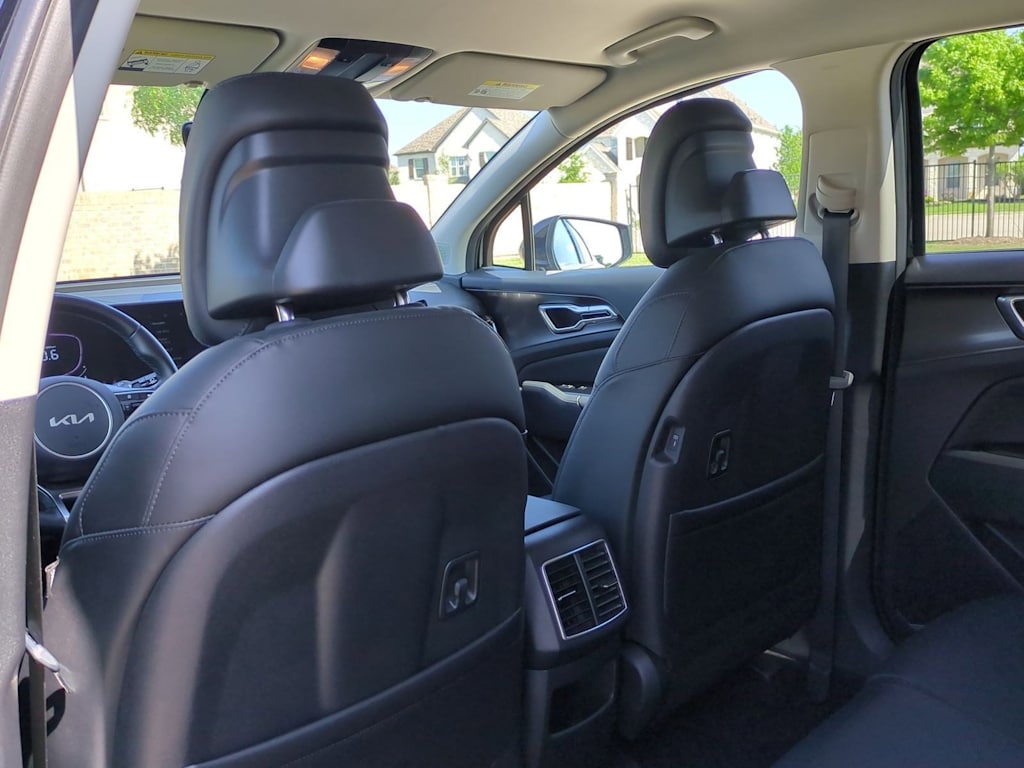 2023 Kia Sportage EX 12