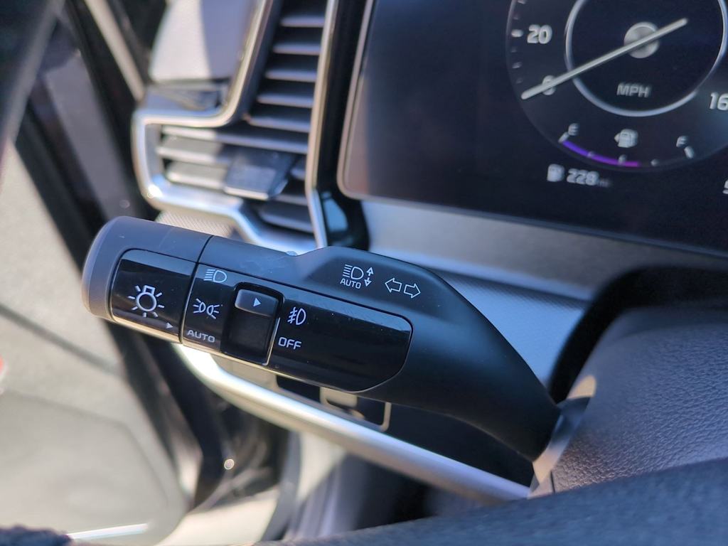 Thumbnail: 2023 Kia Sportage - 16