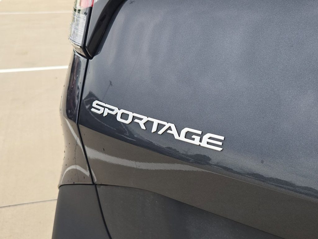 Thumbnail: 2023 Kia Sportage - 22
