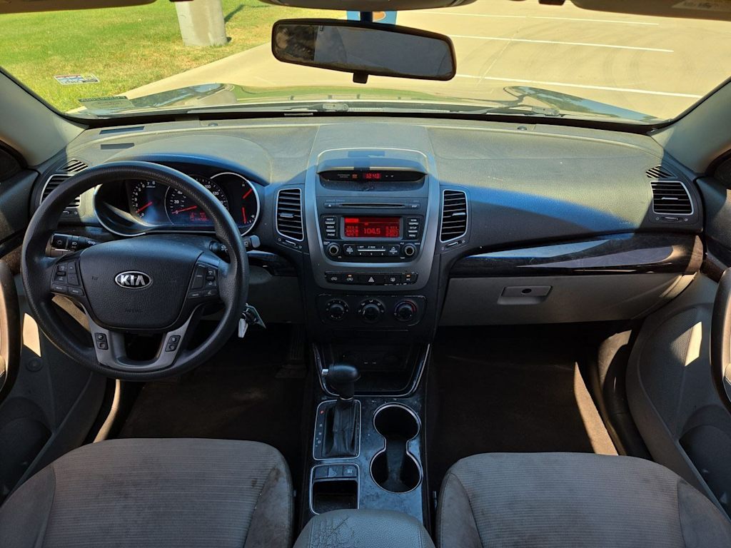 Thumbnail: 2015 Kia Sorento - 9