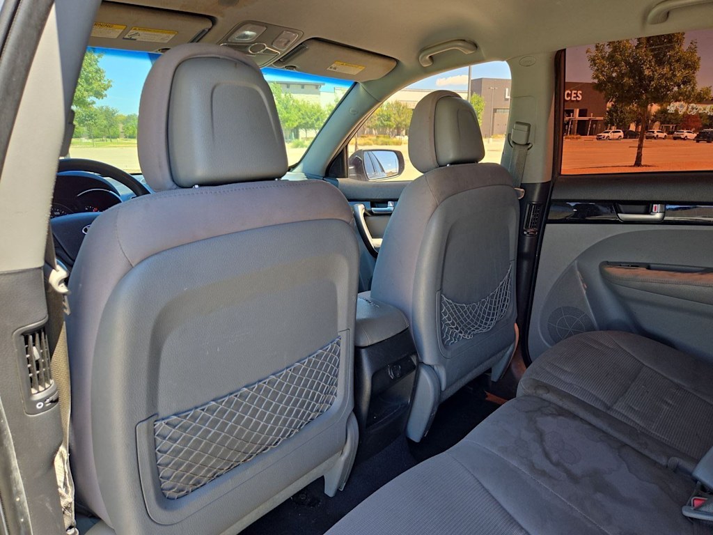 Thumbnail: 2015 Kia Sorento - 12