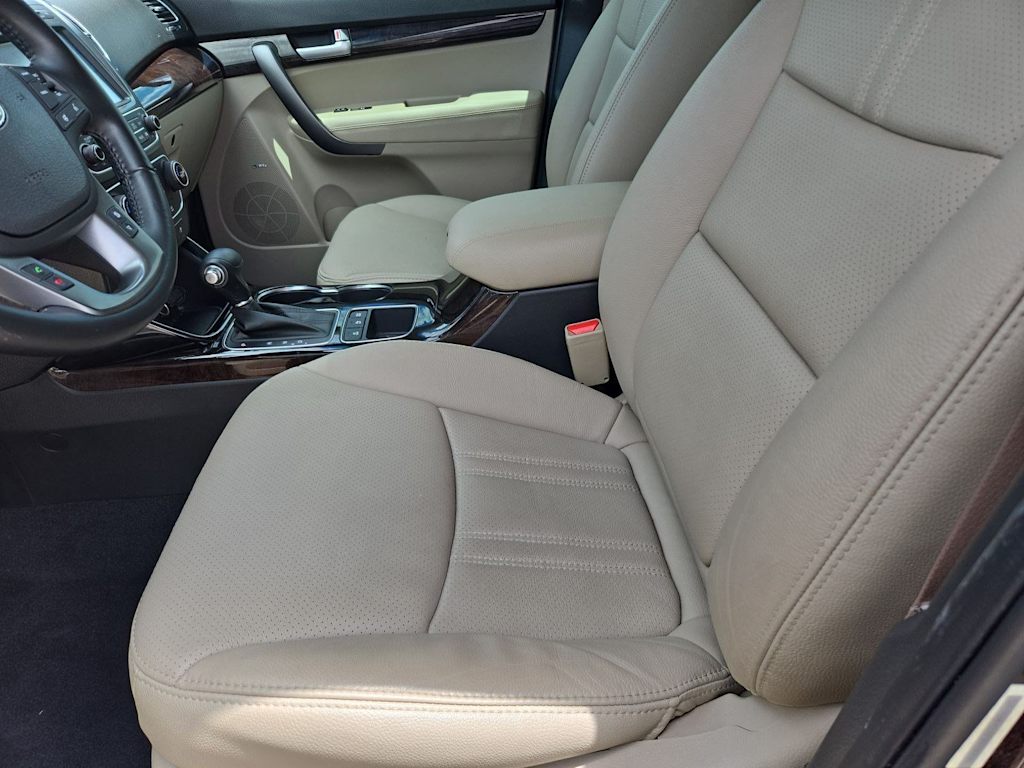Thumbnail: 2015 Kia Sorento - 10