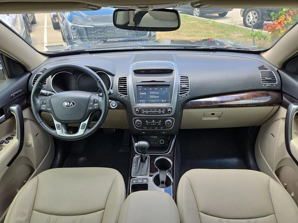 Thumbnail: 2015 Kia Sorento - 9