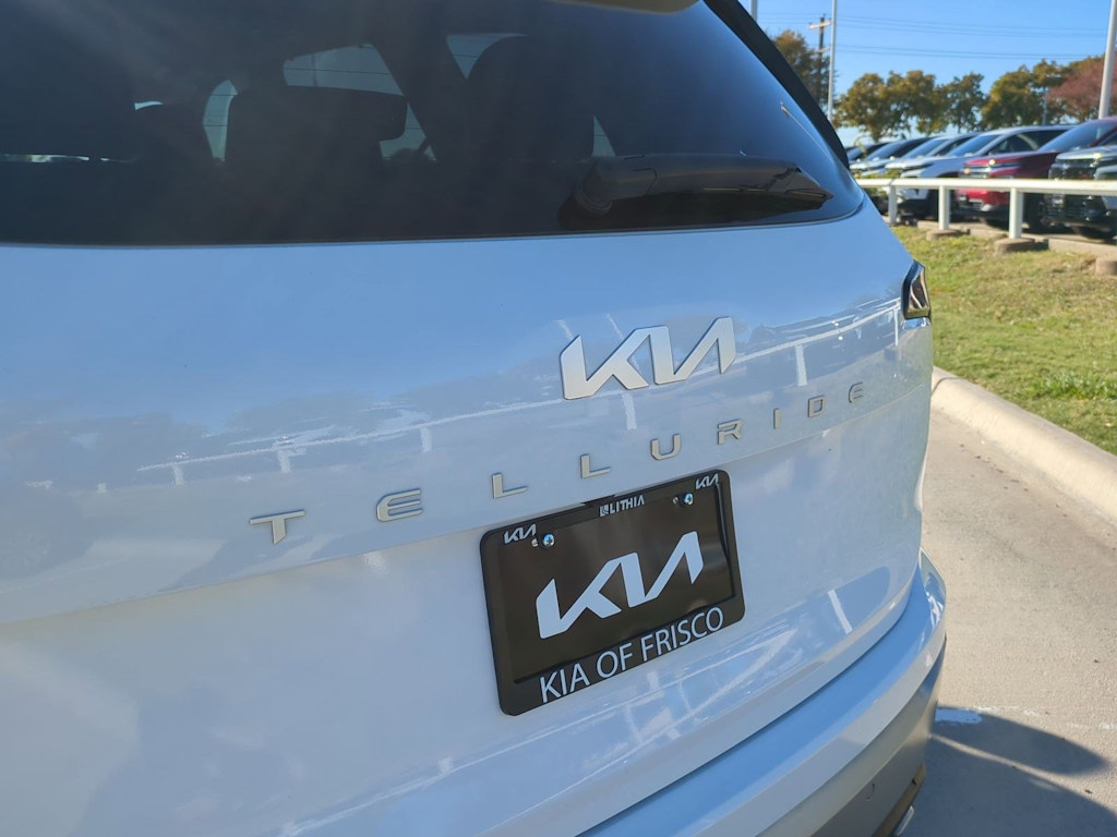 Thumbnail: 2023 Kia Telluride - 23